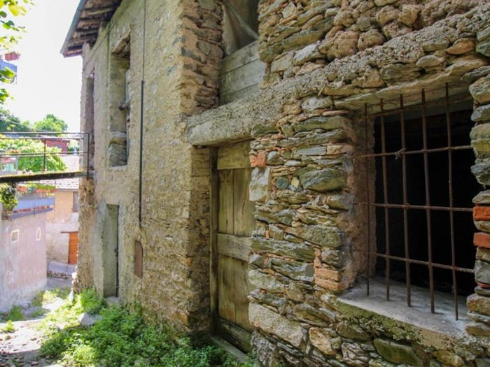 Casa bilocale in vendita in via vignola snc, Centro, Carlazzo