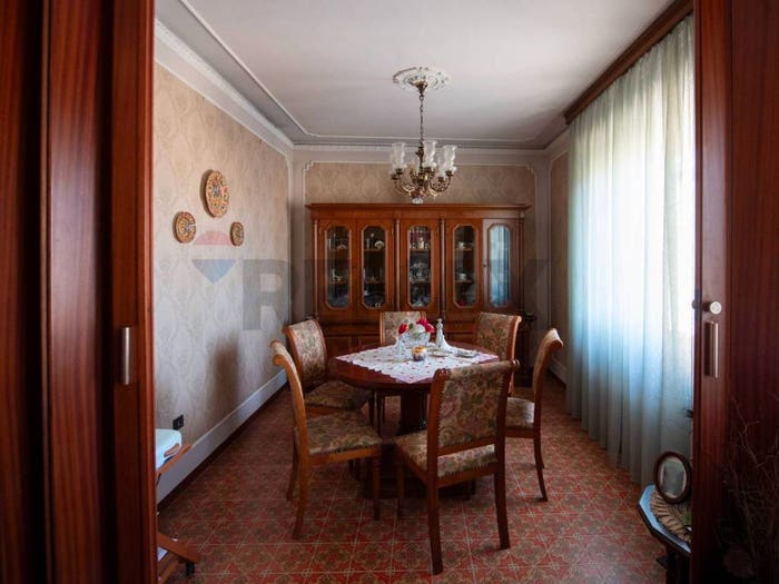 Appartamento con 6 locali in vendita in Piazza Vittorio Emanuele II, Castelleone di Suasa