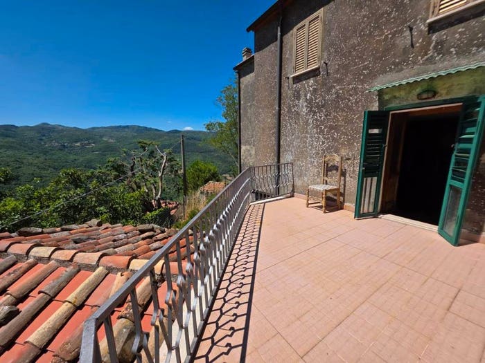 Casa con 6 locali in vendita in Via Leopoldina, Montelaterone, Arcidosso