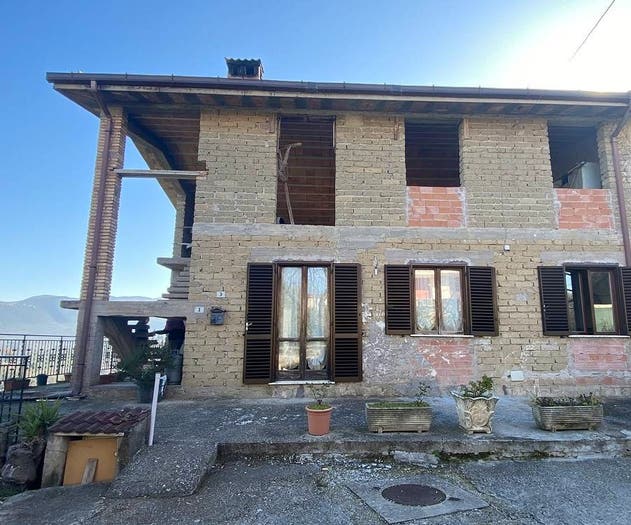 Casa con 6 locali in vendita in Via Giovanni Pascoli, Centro, Montelibretti