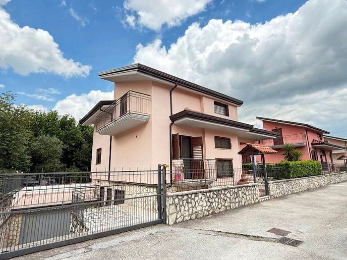 Casa con 5 locali in vendita in Via Rivarano, Monteforte Irpino