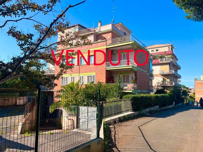 Appartamento bilocale in vendita in Via Luca Carimini, Pisana Bravetta, Roma