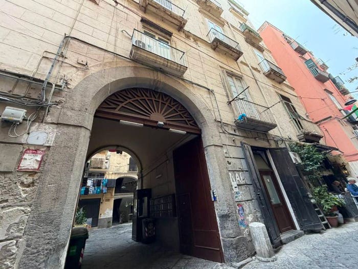 Appartamento con 5 locali in vendita in Via San Paolo, Centro Storico, Napoli