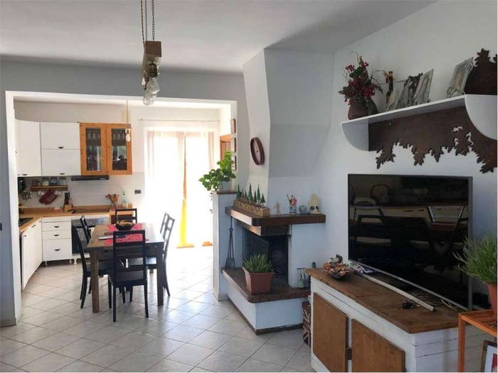 Casa con 6 locali in vendita in Strada Vicinale Santa Maria di Roncione, Deruta