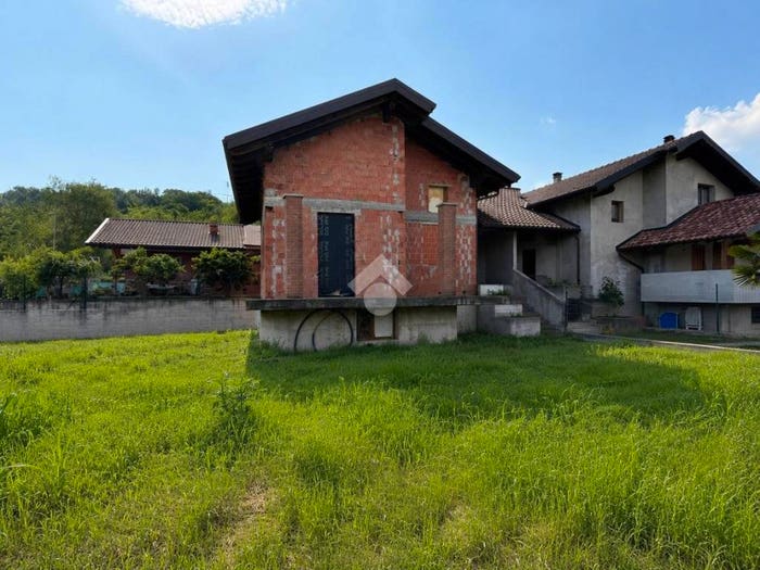 Casa trilocale in vendita in Via Dua, Dorzano