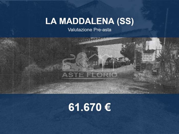 Appartamento bilocale in vendita in Via Isuledda, La Maddalena