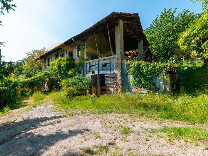 Casa con 5 locali in vendita in Viale del Palazzetto, Palazzetto, Montevecchia