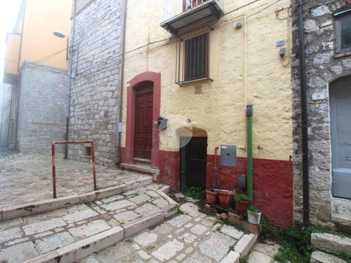 Appartamento trilocale in vendita in Via Selva, Montagano