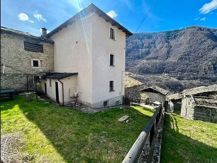 Casa con 6 locali in vendita in Via Marveggia, Spriana