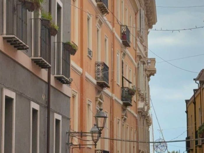 Appartamento trilocale in vendita in Via Sardegna, Marina, Cagliari