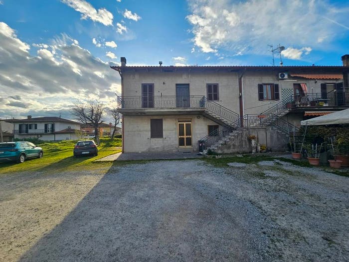 Casa con 6 locali in vendita in Via George Byron, Tuoro sul Trasimeno