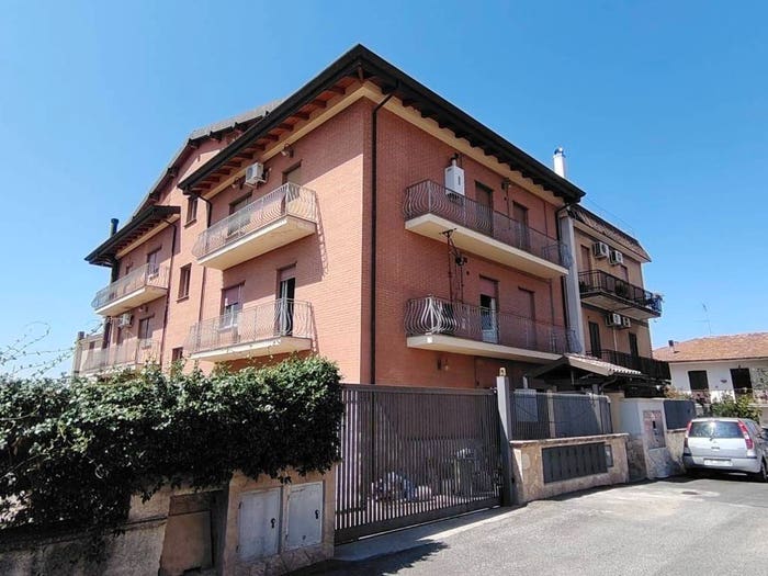 Appartamento quadrilocale in vendita in Via Pietro Lusetti, Prima Porta, Roma