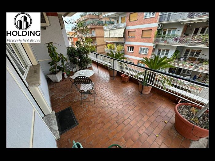 Appartamento con 6 locali in vendita in Via Ugo De Carolis, Balduina, Roma