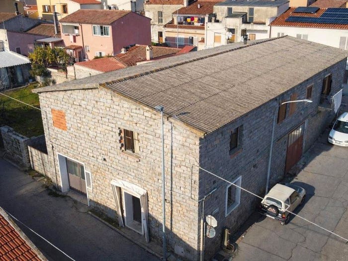 Casa quadrilocale in vendita in Via Giuseppe Verdi, Centro, Sant'Antonio di Gallura