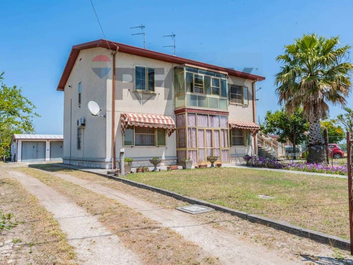 Casa con 6 locali in vendita in località Caprile Centro, Caprile, Codigoro