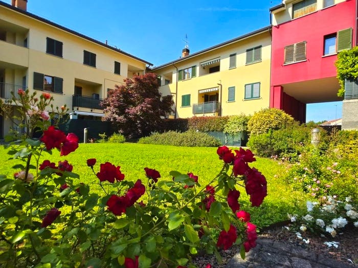 Appartamento bilocale in vendita in Via Galileo Galilei, Centro, Bernareggio