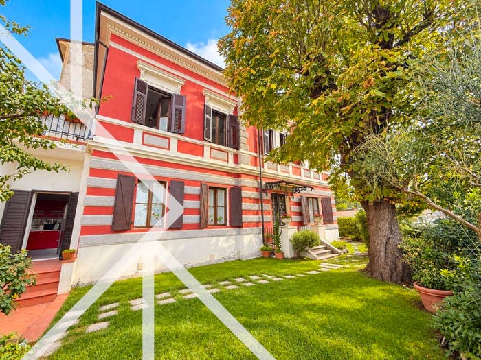 Casa con 6 locali in vendita in Via Pasquale Revoltella, San Luigi Rozzol, Trieste