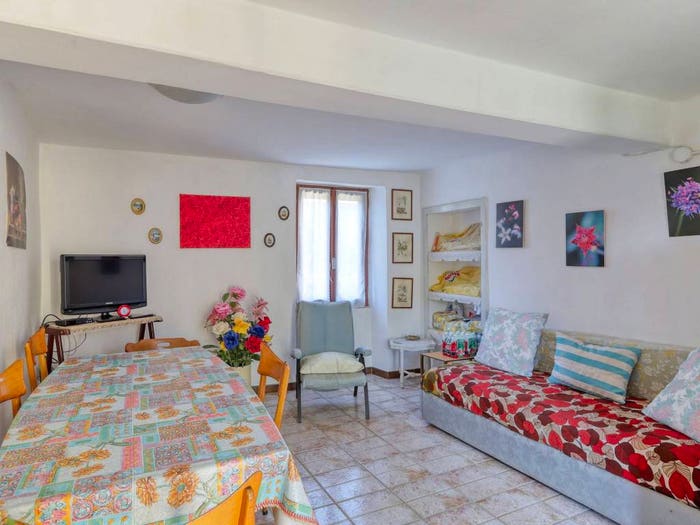 Appartamento trilocale in vendita in Via Taverna, CugliateFabiasco