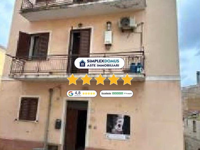 Casa con 6 locali in vendita in Via Manzoni, Sennori