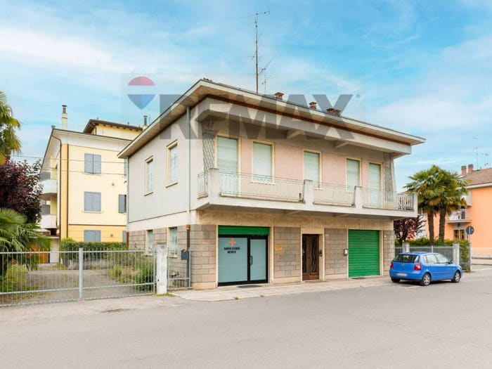 Casa con 5 locali in vendita in Via dei Mille, Piumazzo, Castelfranco Emilia