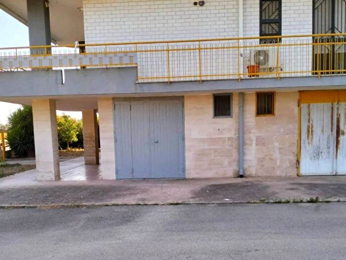 Appartamento con 6 locali in vendita in Via Piero Calamandrei, Centro, Margherita di Savoia