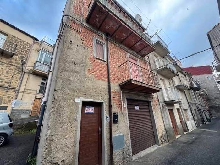 Casa con 5 locali in vendita in Via Croce, Troina