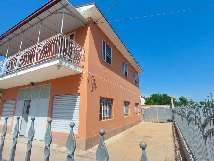 Casa con 5 locali in vendita in Via Guglielmo Marconi, Inverno, Inverno e Monteleone