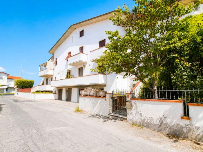 Appartamento con 5 locali in vendita in Via Isola di Vulcano, La Vettola, Pisa