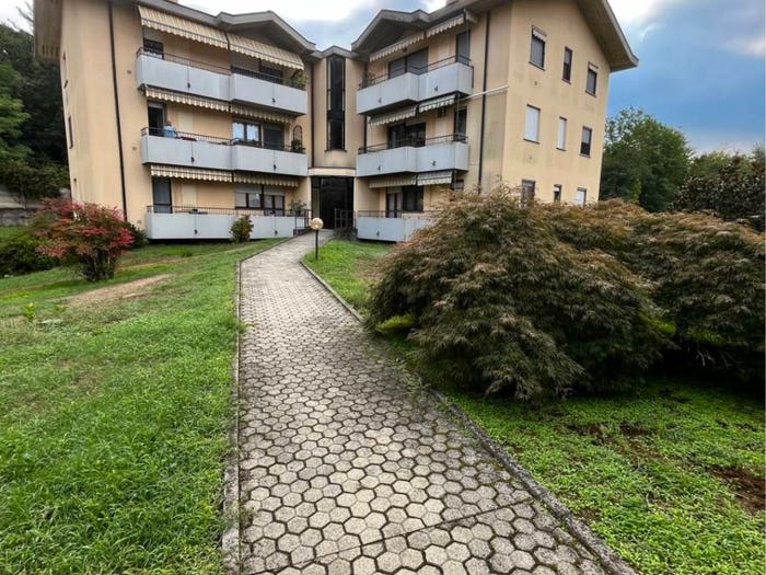 Appartamento trilocale in vendita in Via Oriano, Centro, Sesto Calende