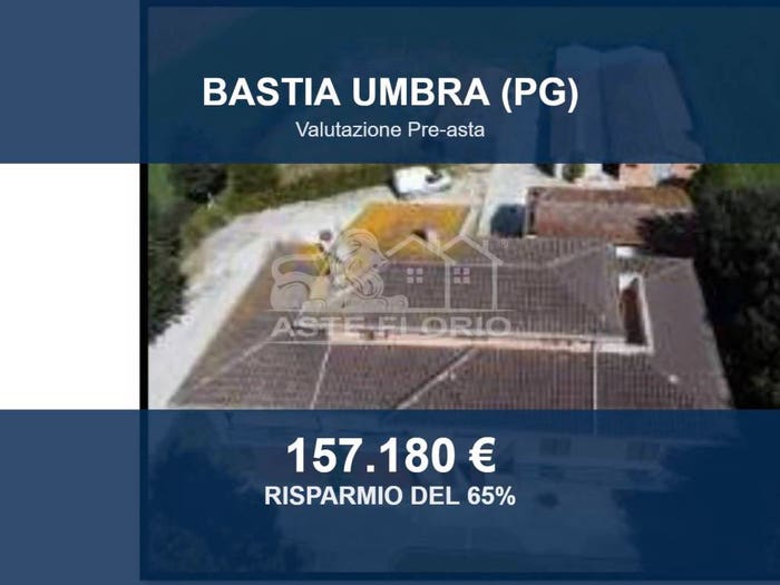 Casa con 6 locali in vendita in Viale del Popolo, Bastia, Bastia Umbra