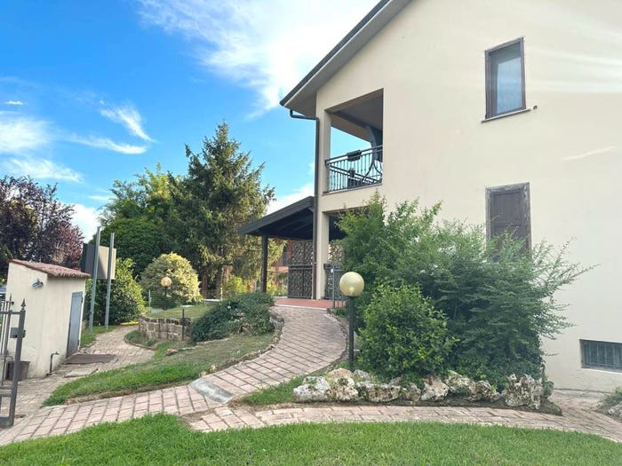Appartamento quadrilocale in vendita in Via Trieste, Centro, San Genesio ed Uniti
