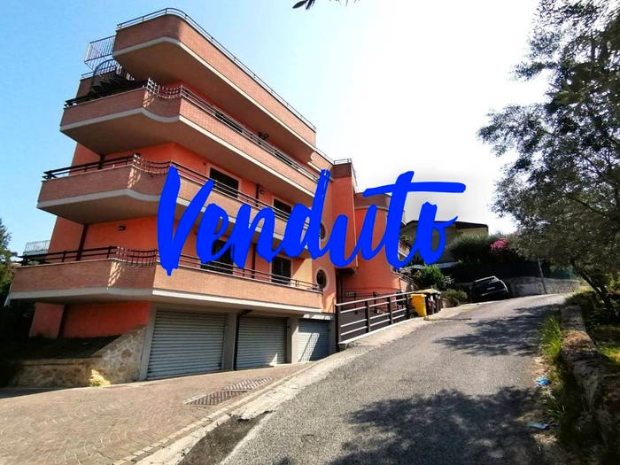Appartamento trilocale in vendita in Via Ciavattino, Centro, Anagni