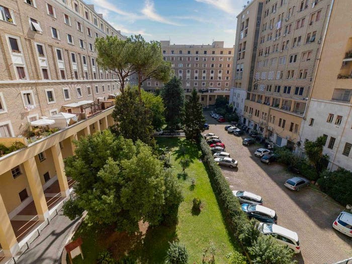 Appartamento trilocale in vendita in Piazza dei Navigatori, Navigatori, Roma