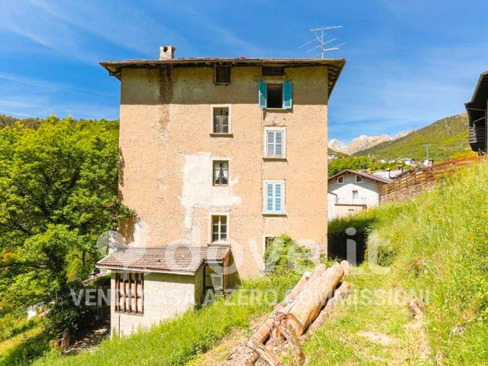 Appartamento con 6 locali in vendita in Via Cugno, Santa Brigida