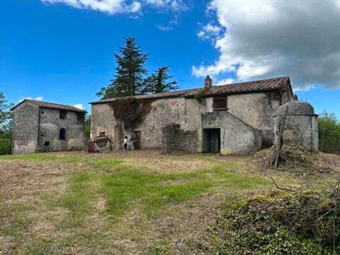 Casa con 6 locali in vendita in Località Colle Maggi, Montieri
