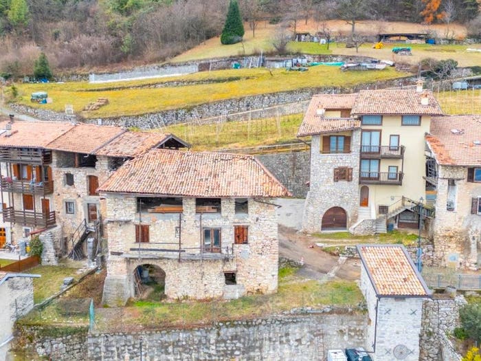 Casa con 5 locali in vendita in Via Belvedere, Patone, Isera