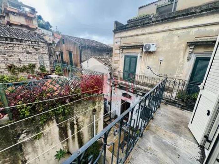 Casa con 6 locali in vendita in Vico Pittore, Modica Bassa, Modica