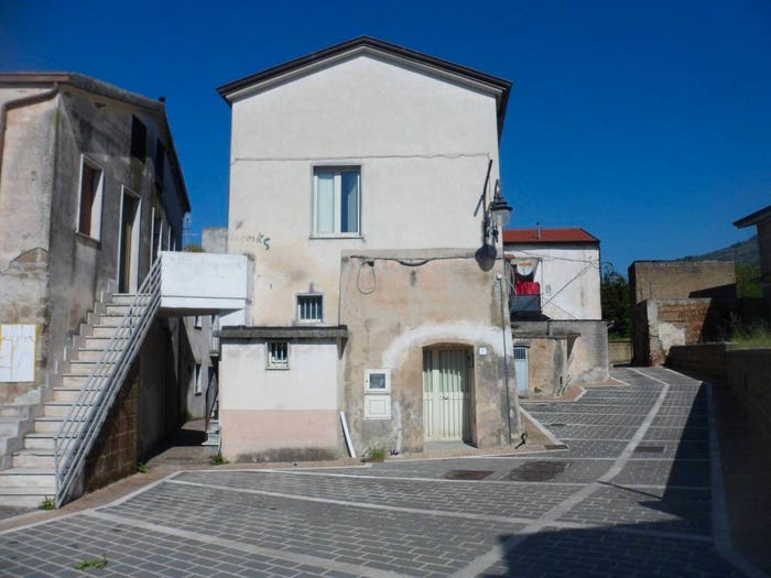Appartamento bilocale in vendita in Traversa Via Castello, Bucciano