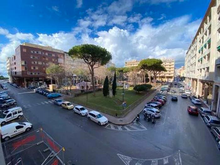 Appartamento quadrilocale in vendita in Piazza Costituzione, Centro, Piombino