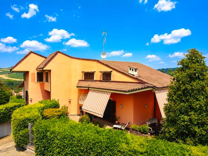 Casa con 6 locali in vendita in Via Serra, San Giuseppe, Castagnito