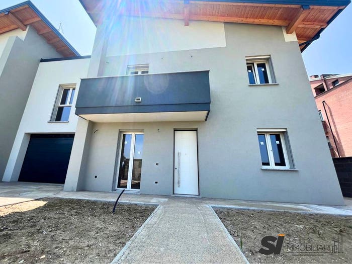 Casa con 5 locali in vendita in Via delle Rosette, Sant'Antonio, Novara