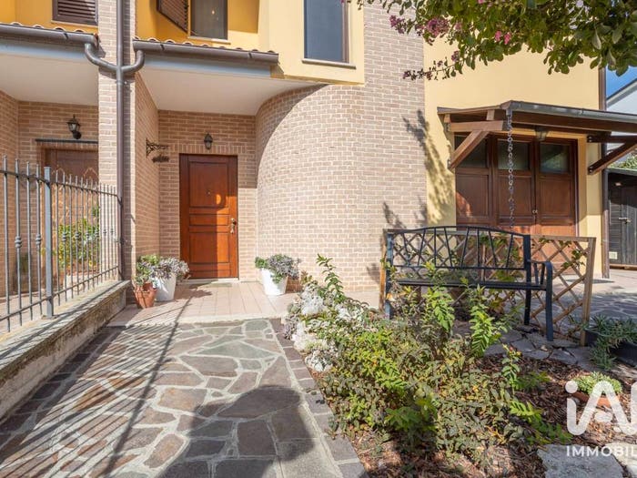 Casa con 5 locali in vendita in Via cagiata, Osimo