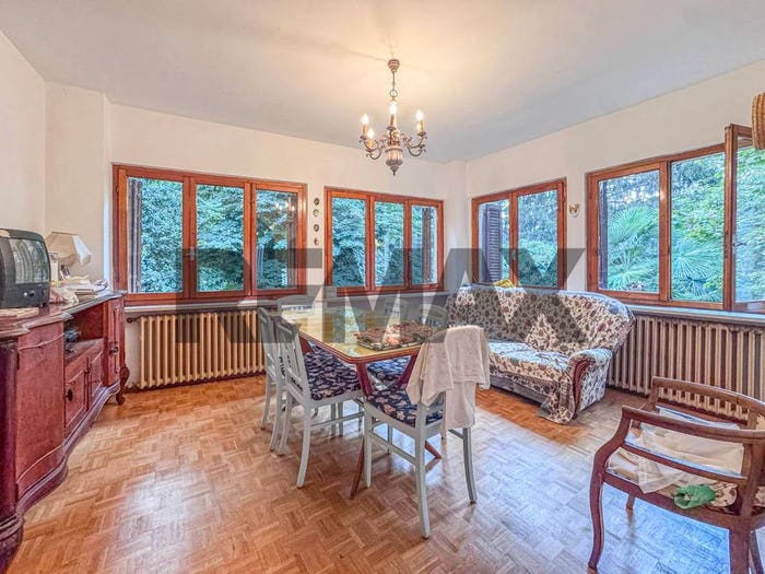 Casa con 6 locali in vendita in frazione dagostino, Camandona