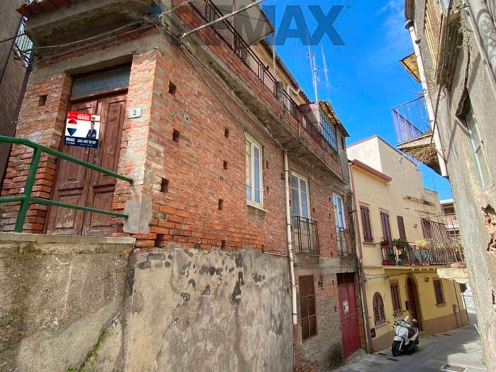 Casa quadrilocale in vendita in Via Misericordia, Gualtieri Sicaminò
