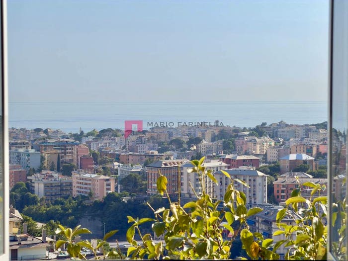 Appartamento trilocale in vendita in Via Buratella, Borgoratti, Genova