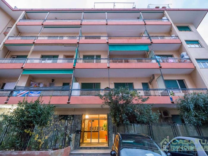 Appartamento bilocale in vendita in Via Enrico Hillyer Giglioli, Marassi, Genova