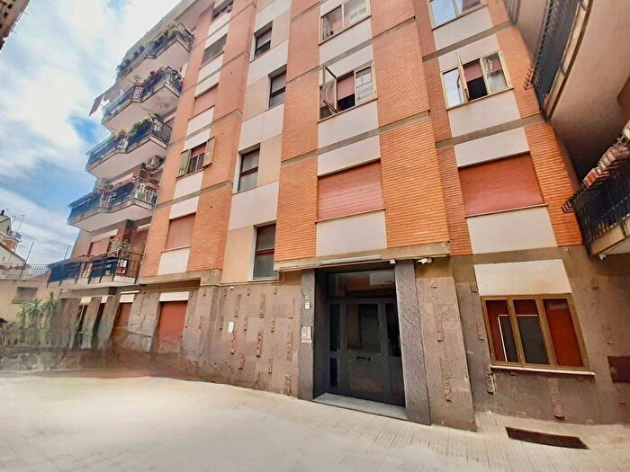 Appartamento quadrilocale in vendita in Via Vincenzo Ciaccio, Centro Storico, Catanzaro