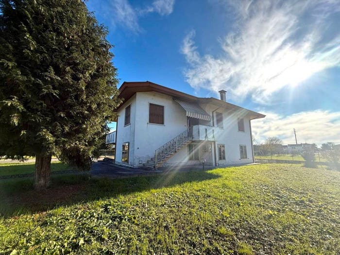 Casa con 6 locali in vendita in Corso della Vittoria, Centro, Legnago