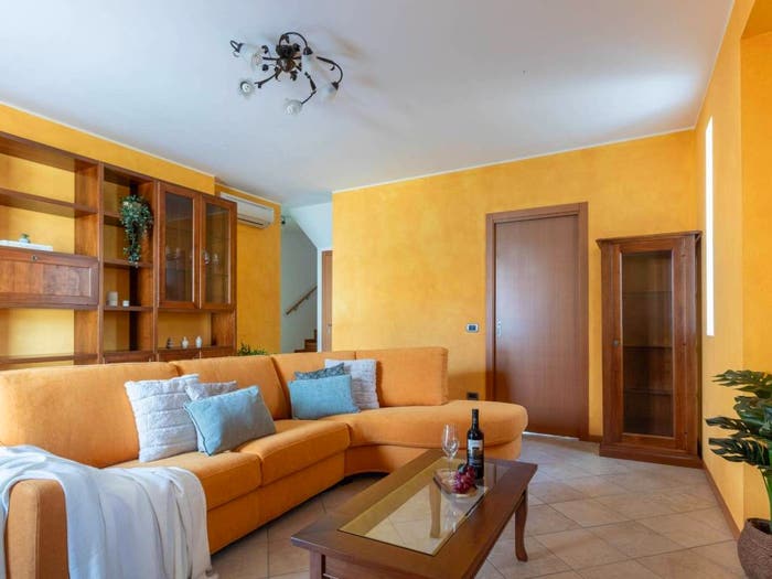 Casa con 6 locali in vendita in Via Carlo Mondin, Centro, Volpago del Montello