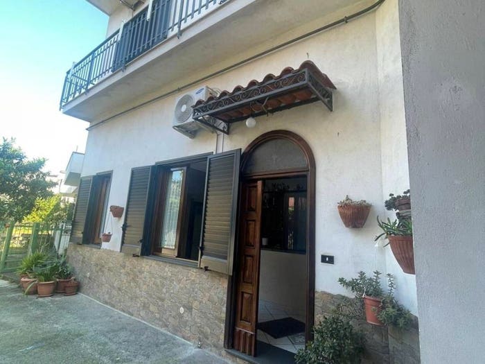 Appartamento quadrilocale in vendita in Via s barbato, Cicciano